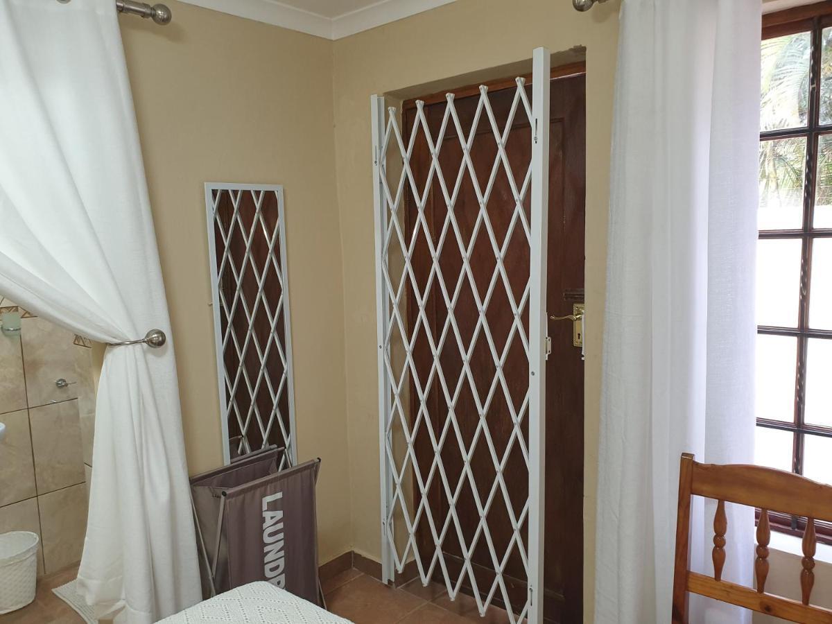 Lani'S Guest House - No Loadshedding Musina Zewnętrze zdjęcie
